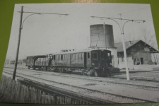 Murten Bahnhof mit Zug der FMA