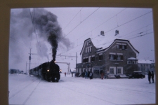 Zernez Dampfzug im Schnee 1990