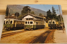 Acquarossa Bahnhof mit 3 Zügen