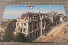 Lausanne Kantonalbank und Post mit Tr