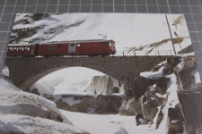 Schöllenenschlucht mit Zug