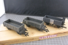 WESA 3 graue Güterwagen