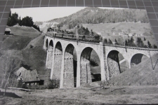 Degersheim mit Viadukt und Zug
