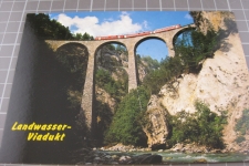 Filisur Landwasser Viadukt mit Zug 