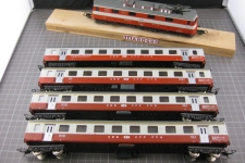 Lima Ae 6/6 mit Swiss-Express
