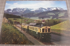 Sammelplatz mit Zug