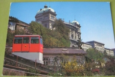 Bern Bundeshaus mit Marzili Bahn