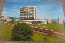 Spital Triemli mit Uetlibergbahn