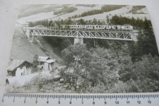 Viadukt von Flendruz mit Zug