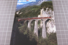 Filisur Landwasser Viadukt mit Zug 