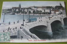Basel mittlere Brücke mit Tram 