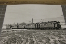 Genolier mit Wintersportzug