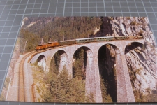 Filisur Landwasser Viadukt mit Zug 