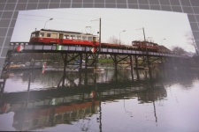Nidau-Büren-Kanal Brücke mit Zug