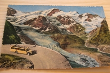 Sustenstrasse mit Postauto