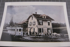 Ottikon-Gossau Bahnhof mit Zug
