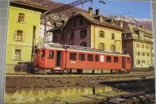 Samedan mit RhB Triebwagen