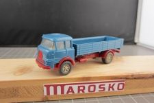 Wiking blauer LKW