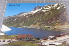 Oberalp Passhöhe mit Zug 