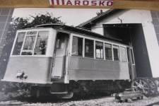 Gland mit Tram im Depot