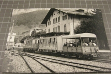 Zug im Bahnhof von Leukerbad