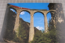 Filisur Landwasser Viadukt mit Zug 