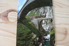 Andermatt Schöllenenschlucht mit Zug 