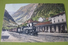 Bahnhof Göschenen Gotthardbahn Zug