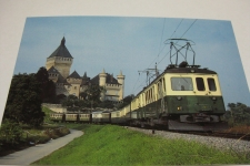 Schloss Vufflens mit Zug